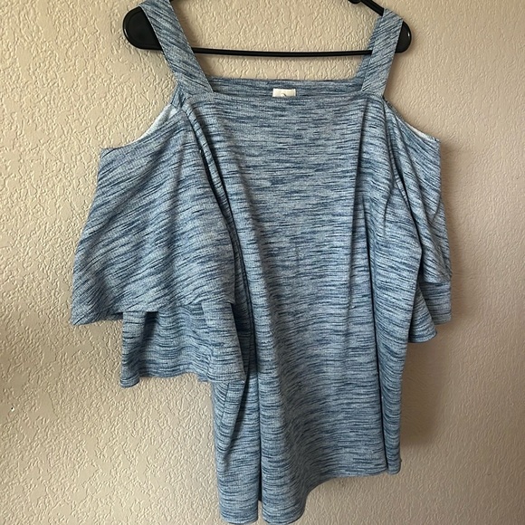 Cold-Shoulder Top - Picture 2 of 5